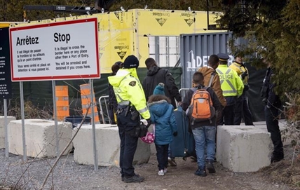 Government closely watching public opinion on asylum seekers, documents show | iNFOnews.ca