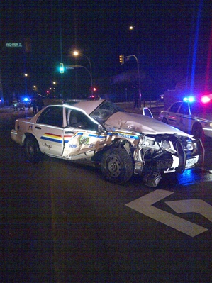 Drunk driver takes out police cruiser | iNFOnews.ca