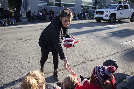 Streets packed at Kamloops Santa Claus Parade | iNFOnews.ca