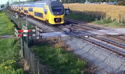 TRENDING NOW: Cyclist doesn't see second train | iNFOnews.ca