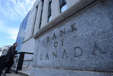 Central bank holds rate amid oil slump; casts doubt on future hikes | iNFOnews.ca Central bank holds rate amid oil slump; casts doubt on future hikes | iNFOnews.ca