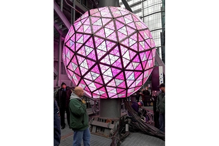 Throngs to pack Times Square for mild, rainy New Year's Eve | iNFOnews.ca