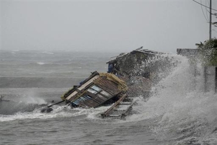 Death toll feared over 1,200 after typhoon slams Philippines | iNFOnews.ca Death toll feared over 1,200 after typhoon slams Philippines | iNFOnews.ca