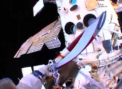 Olympic torch takes spacewalk ahead of Sochi Games | iNFOnews.ca Olympic torch takes spacewalk ahead of Sochi Games | iNFOnews.ca