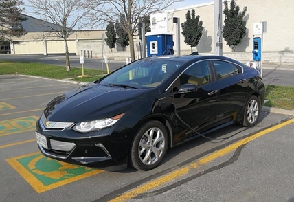 Electric-car sales soaring but Canada still nowhere near goal set in 2009 | iNFOnews.ca