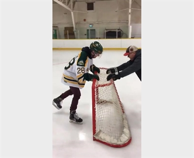 iN VIDEO: Injured Broncos player skates for first time since bus crash | iNFOnews.ca iN VIDEO: Injured Broncos player skates for first time since bus crash | iNFOnews.ca
