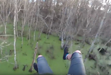 TRENDING NOW: Eight terrifying parachute crash landings | iNFOnews.ca TRENDING NOW: Eight terrifying parachute crash landings | iNFOnews.ca