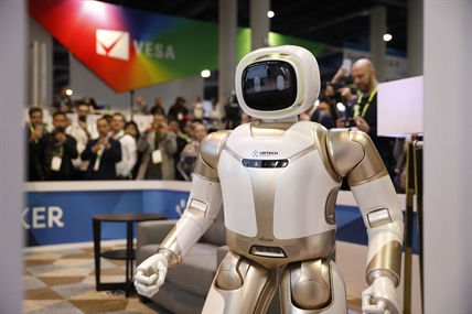 iN VIDEO: Robots walk, talk, pour beer and take over CES tech show | iNFOnews.ca iN VIDEO: Robots walk, talk, pour beer and take over CES tech show | iNFOnews.ca