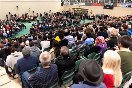 Trudeau faces questions about immigration, trade, Saudi arms deal in Regina | iNFOnews.ca Trudeau faces questions about immigration, trade, Saudi arms deal in Regina | iNFOnews.ca