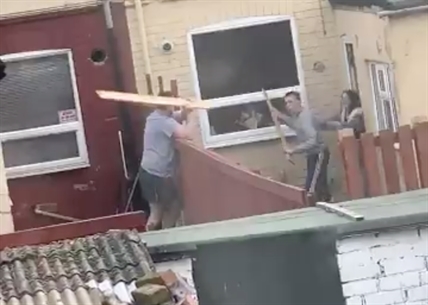 TRENDING NOW: Grown men fighting with planks | iNFOnews.ca