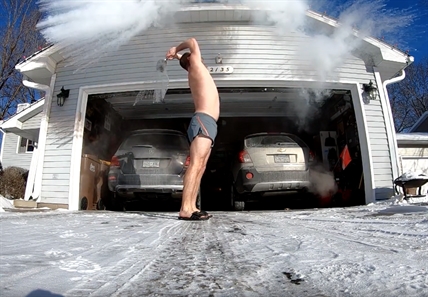 TRENDING NOW: Polar vortex hot water toss gone wrong | iNFOnews.ca