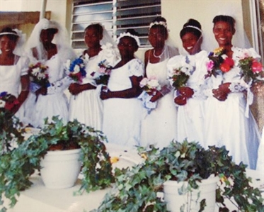 Customer recognizes donated wedding dress in photo | iNFOnews.ca Customer recognizes donated wedding dress in photo | iNFOnews.ca