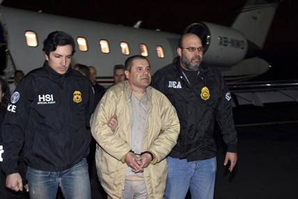 Mexico extradites alleged Chapo aide to US | iNFOnews.ca Mexico extradites alleged Chapo aide to US | iNFOnews.ca