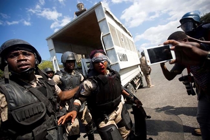 Violent protests in Haiti trap more than 100 Canadian tourists | iNFOnews.ca