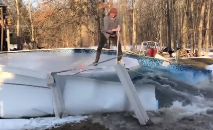 TRENDING NOW: Guy rides iceberg out of pool | iNFOnews.ca