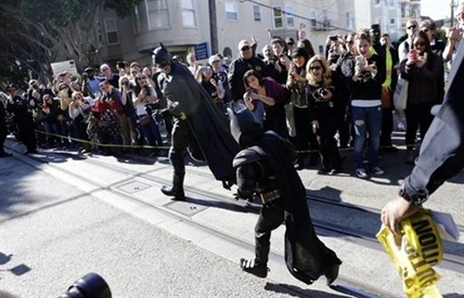 Thousands cheer on 5-year-old leukemia patient who becomes 'Batkid' for day in San Francisco | iNFOnews.ca