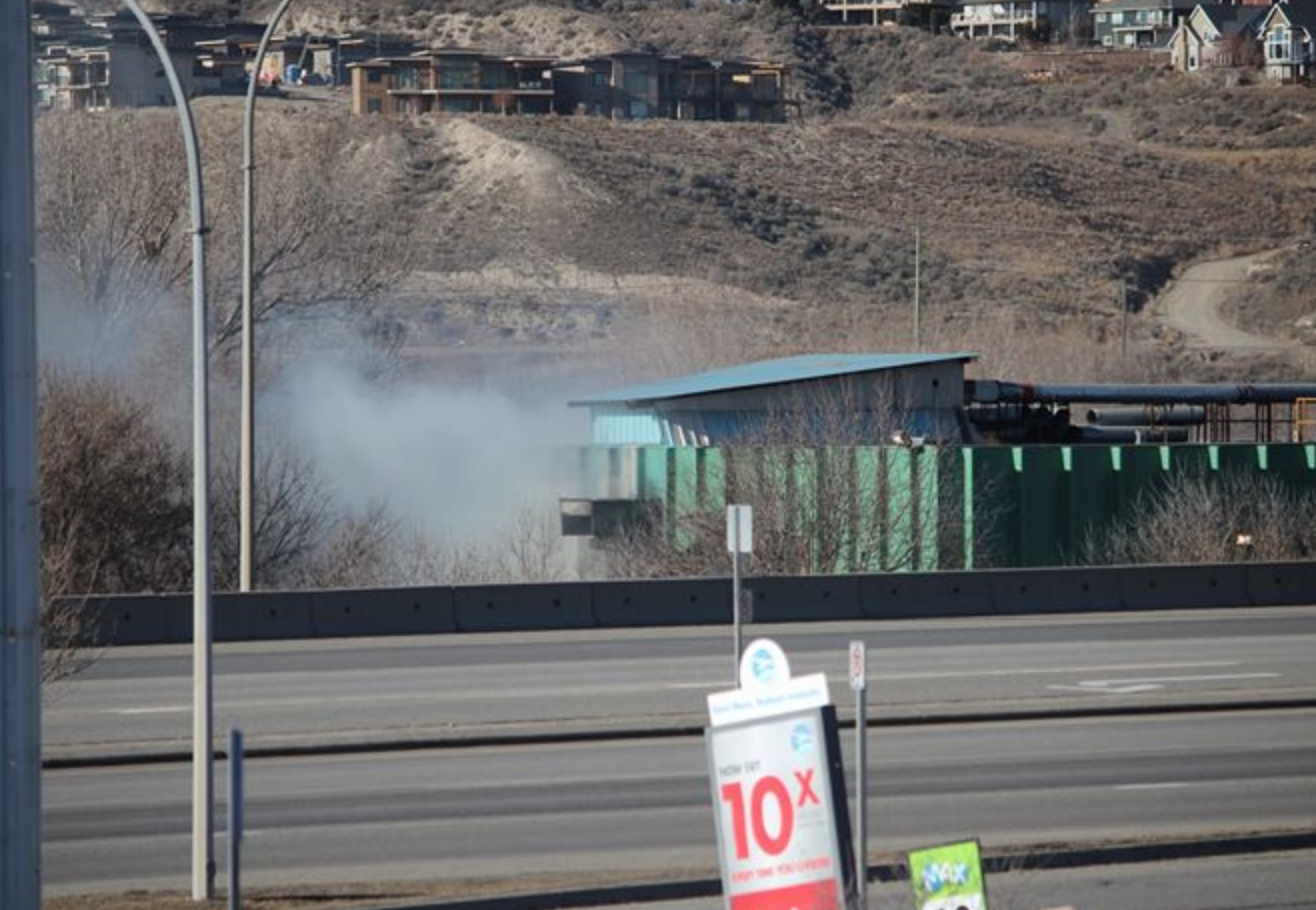 Kamloops fire crews battling blaze in Valleyview | iNFOnews.ca