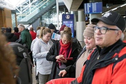 Travellers stranded after Icelandic airline WOW collapses | iNFOnews.ca Travellers stranded after Icelandic airline WOW collapses | iNFOnews.ca