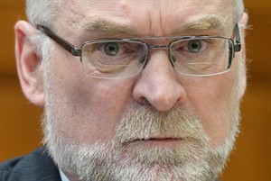 Auditor general calls for independent review of MPs expense claims | iNFOnews.ca