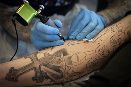 'I want to remember:' Survivors, families mark Broncos tragedy forever with ink | iNFOnews.ca 'I want to remember:' Survivors, families mark Broncos tragedy forever with ink | iNFOnews.ca