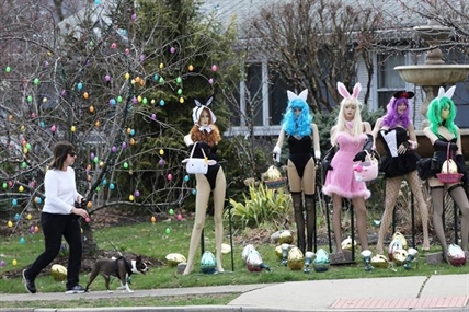 Dentist vows to put racy Easter display back up | iNFOnews.ca