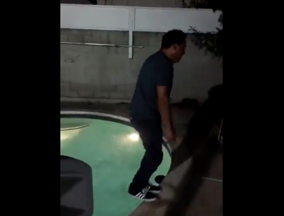 TRENDING NOW: Dad's hilarious attempt at a backflip | iNFOnews.ca TRENDING NOW: Dad's hilarious attempt at a backflip | iNFOnews.ca