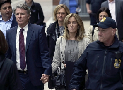 Felicity Huffman pleads guilty in college admissions scam | iNFOnews.ca Felicity Huffman pleads guilty in college admissions scam | iNFOnews.ca
