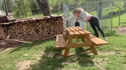 TRENDING NOW: This woman can run like a horse, she really can | iNFOnews.ca