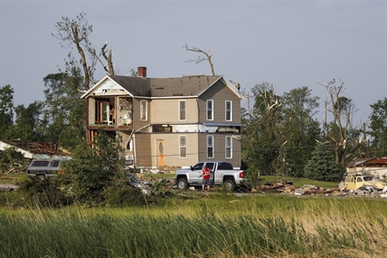 iN VIDEO: Tornadoes carve a path through Ohio and Indiana; 1 killed | iNFOnews.ca