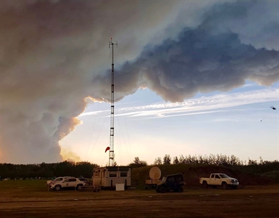 Alberta says 10,000 people are out of their homes because of wildfires | iNFOnews.ca Alberta says 10,000 people are out of their homes because of wildfires | iNFOnews.ca