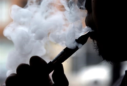 Vaping among Canadian teens spikes by 74 per cent in one year, study suggests | iNFOnews.ca