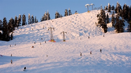Teenage snowboarder dies on B.C.’s Grouse Mountain | iNFOnews.ca Teenage snowboarder dies on B.C.’s Grouse Mountain | iNFOnews.ca