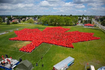 Ontario community sets Guinness World Record for largest human maple leaf | iNFOnews.ca