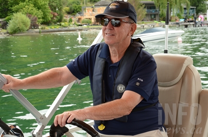 Vernon volunteers take to water to put smiles on senior's faces | iNFOnews.ca