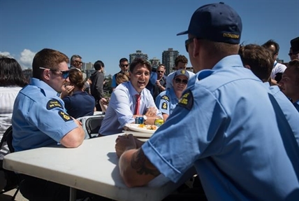 Prime Minister applauds actions of coast guard in help with deadly plane crash | iNFOnews.ca