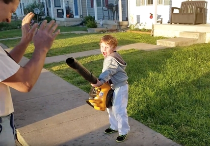 TRENDING NOW: Kid with leaf blower takes on all comers | iNFOnews.ca