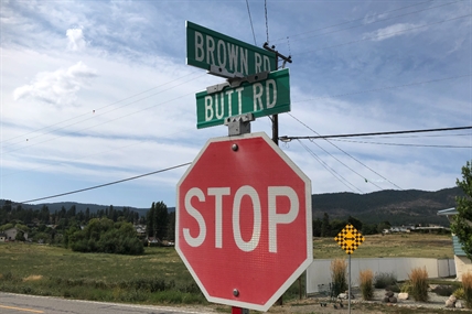 Do Not Steal these awesome local road signs | iNFOnews.ca