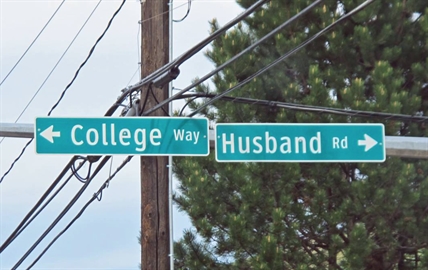 Do Not Steal these awesome local road signs | iNFOnews.ca