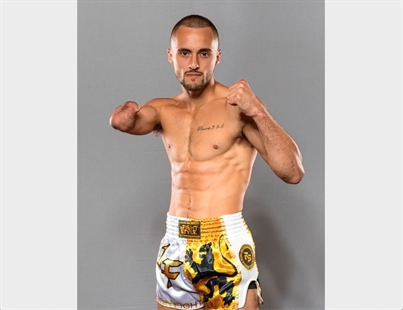 One-handed Calgary Muay Thai fighter looks to turn heads in Las Vegas | iNFOnews.ca One-handed Calgary Muay Thai fighter looks to turn heads in Las Vegas | iNFOnews.ca
