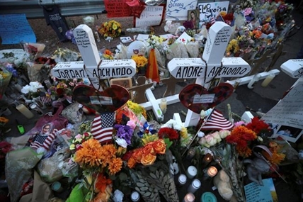 Authorities seek leads in mass shootings that left 31 dead | iNFOnews.ca