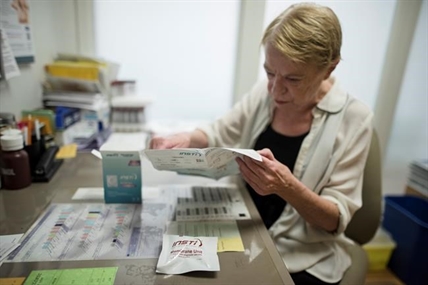 HIV self-tests haven't been approved in Canada but researchers want to change that | iNFOnews.ca HIV self-tests haven't been approved in Canada but researchers want to change that | iNFOnews.ca
