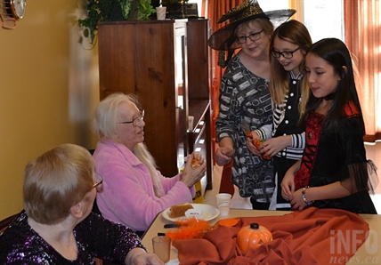 iN PHOTOS: A look into Halloween at a seniors facility | iNFOnews.ca