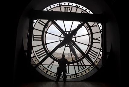 Daylight time ends Sunday morning when clocks roll back an hour | iNFOnews.ca