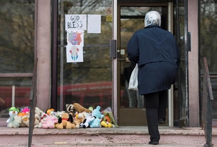 Unattended cigarette may be cause of Montreal fatal fire that left mom, daughter dead | iNFOnews.ca