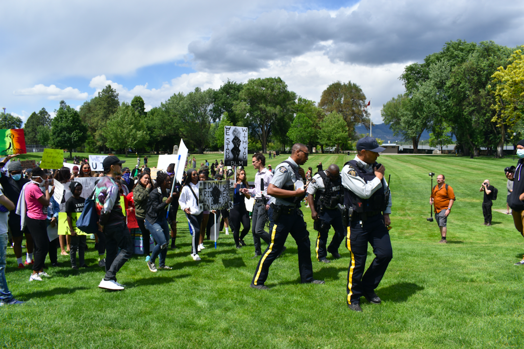 iN VIDEO: Peaceful crowd gathers for Kamloops anti-racism rally, despite official cancellation | iNFOnews.ca