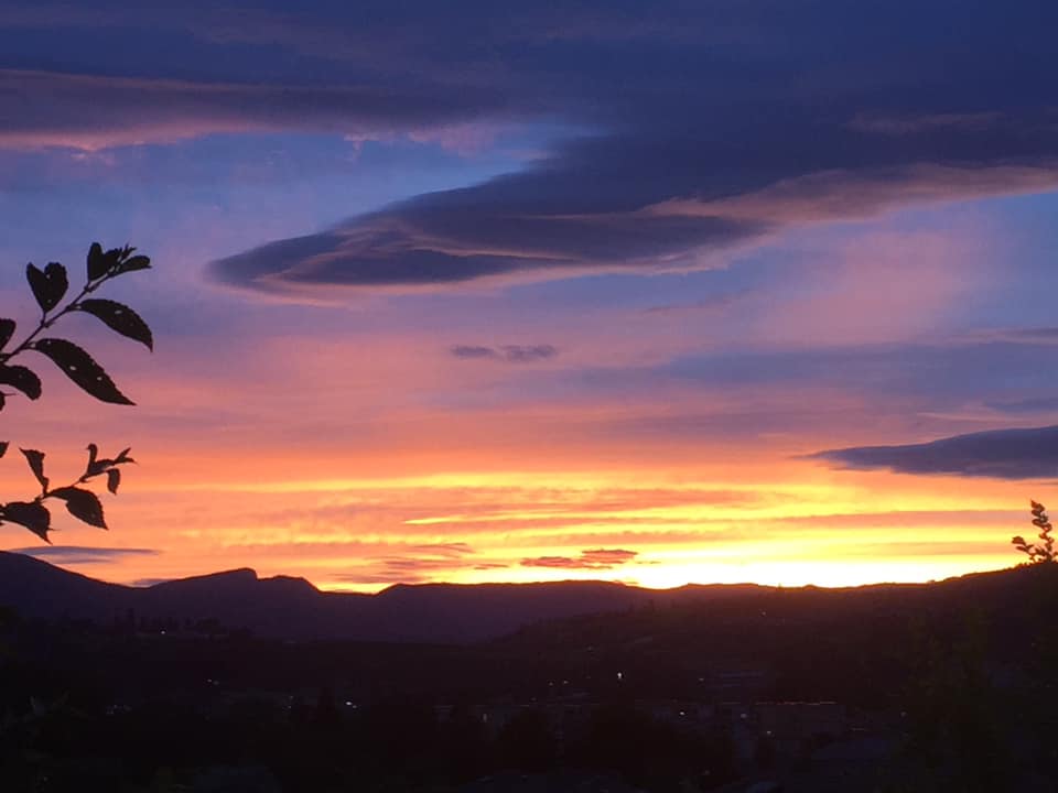 iN PHOTOS: Photographers capture mesmerizing images of sunsets in Kamloops, Okanagan | iNFOnews.ca