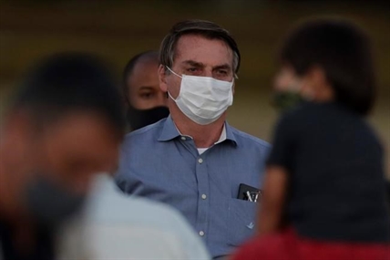Brazil's Bolsonaro says he tested negative for coronavirus | iNFOnews.ca