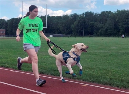 Guide dogs helping blind runners stay fit despite pandemic | iNFOnews.ca Guide dogs helping blind runners stay fit despite pandemic | iNFOnews.ca