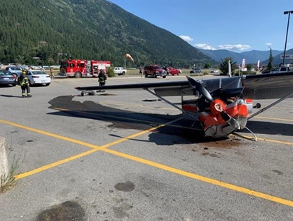 Two injured after plane crashes in Nelson parking lot | iNFOnews.ca Two injured after plane crashes in Nelson parking lot | iNFOnews.ca