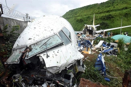 Survivors of deadly India crash say plane swayed violently | iNFOnews.ca Survivors of deadly India crash say plane swayed violently | iNFOnews.ca